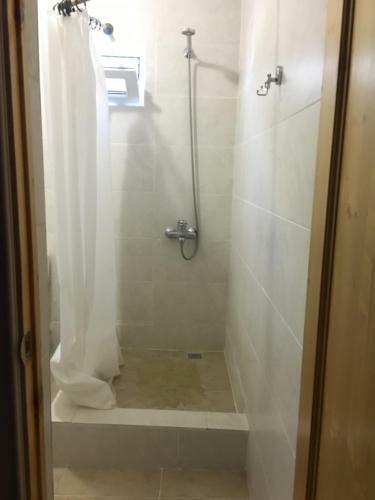 Hostal Guest House On Shakirbay 11