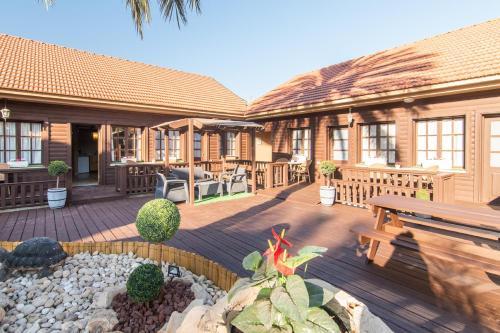 Lodge Brush Mansion