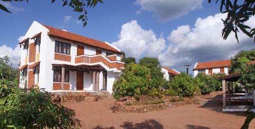Hotel Kadambavanam Ethnic Village Resort