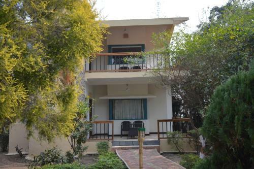 Hotel Acorn Hideaway Resort & Spa