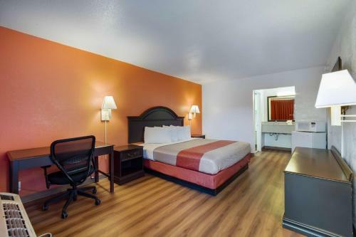 Hotel Motel 6 West Columbia Airport