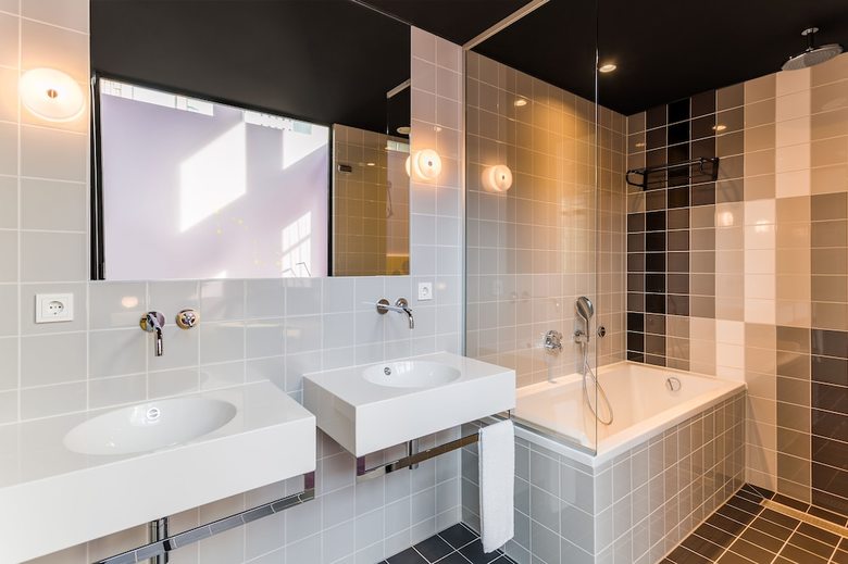 Hotel Room Mate Bruno