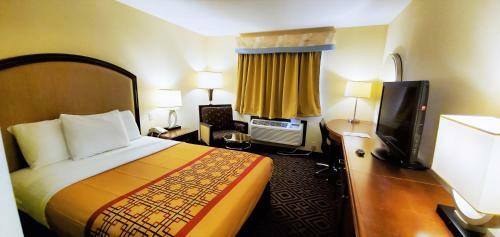 Motel Travel Inn And Suites