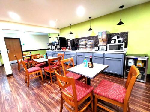 Motel Travel Inn And Suites