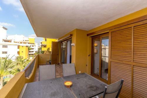 Punta Prima Apartment Sleeps 4 Pool Wifi
