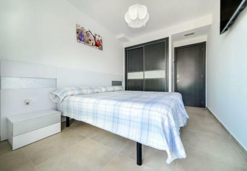 Punta Prima Apartment Sleeps 6 Pool Wifi