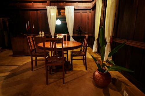 Hotel Vismaya Lake Heritage