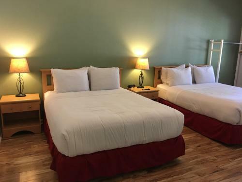 Hotel Clear Lake Cottages & Marina