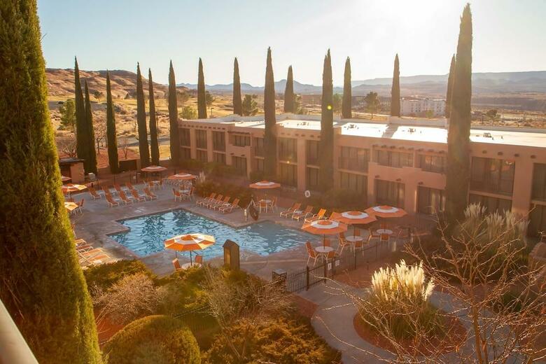 Hotel Courtyard By Marriott At Lake Powell - Page