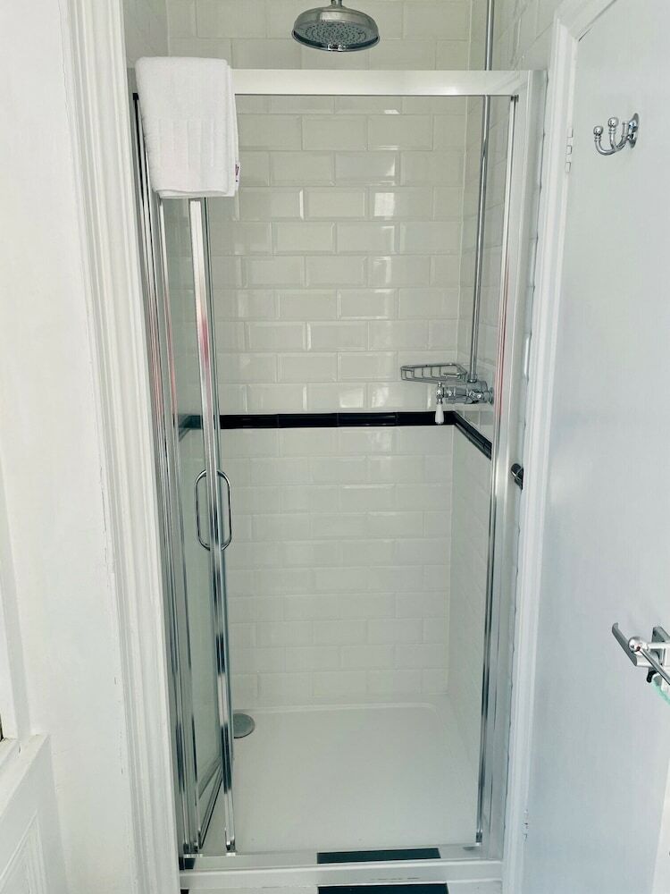 Ebury Hotel