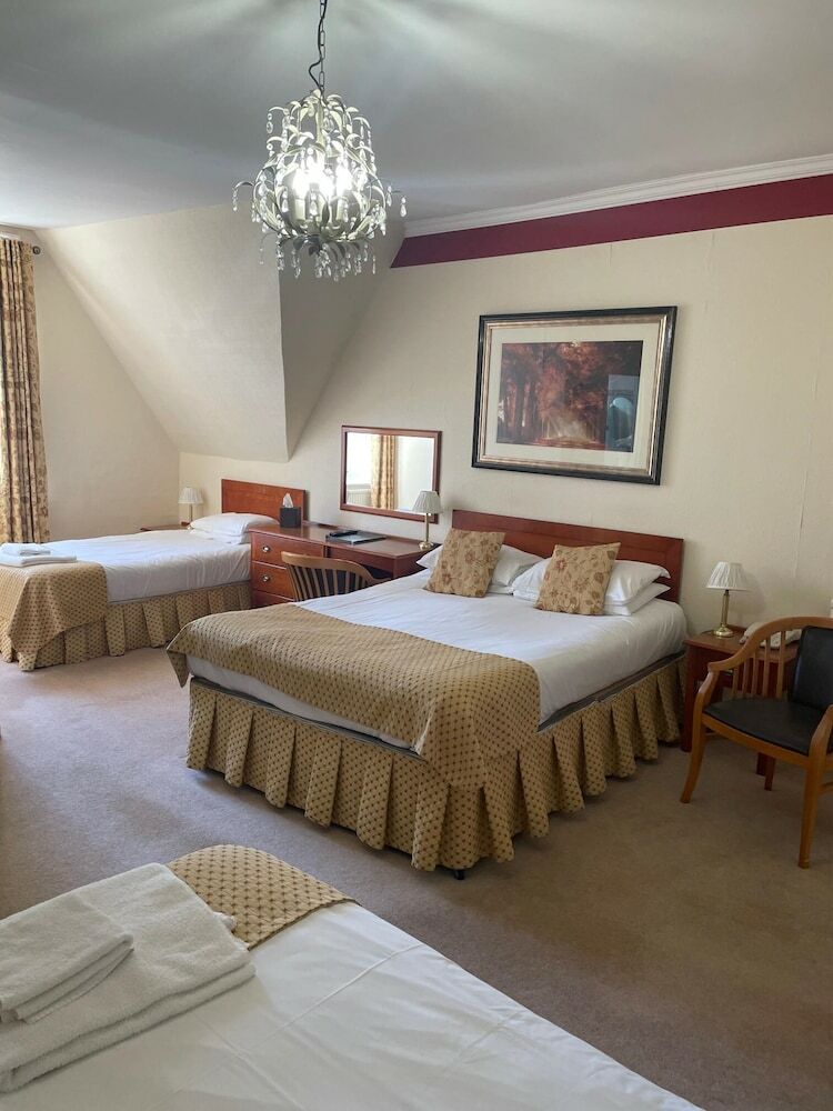 Ebury Hotel