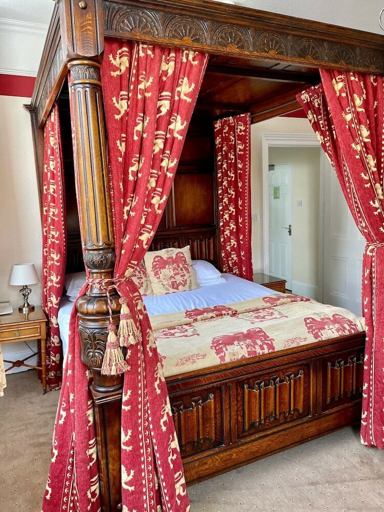Ebury Hotel