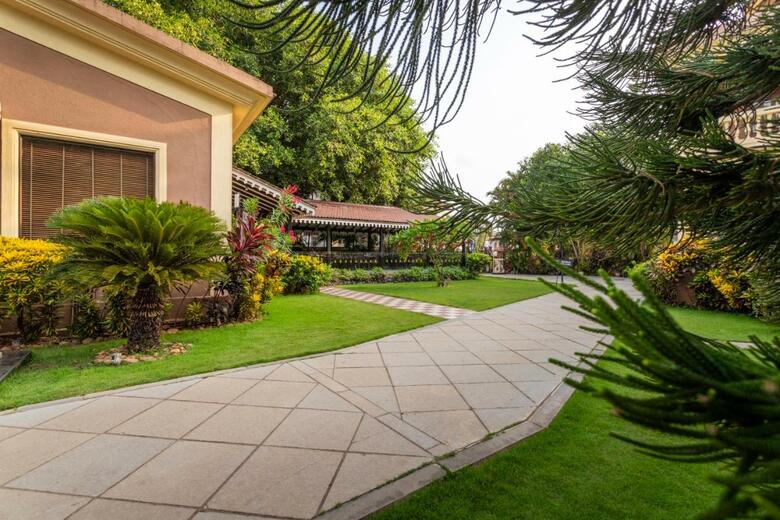 Hotel De Mandarin Beach Resort Suites & Villas, Candolim