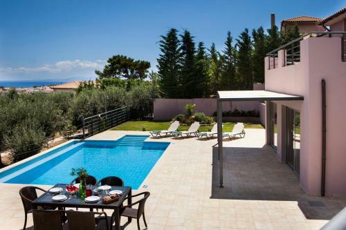 Skala Villa Sleeps 6 Pool Wifi