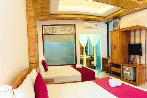 Riverside Plum Garden Homestay