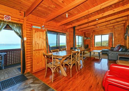 Cloudy Bay Cabin