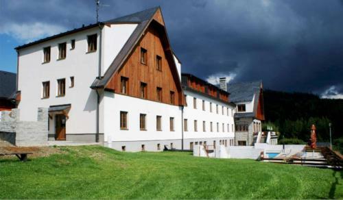 Horsk� Hotel Kop?ivn�