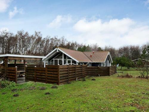 Three-bedroom Holiday Home In R�dby 30