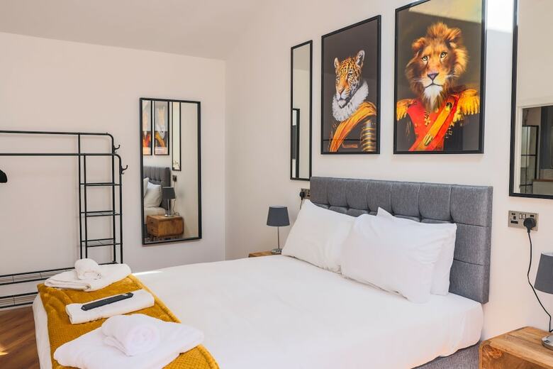 The Coach Hotel