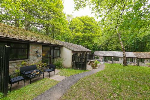 Cosy Woodland Home