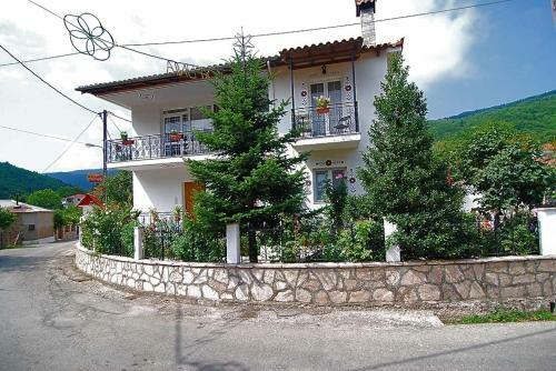 Hostal To Oneiro
