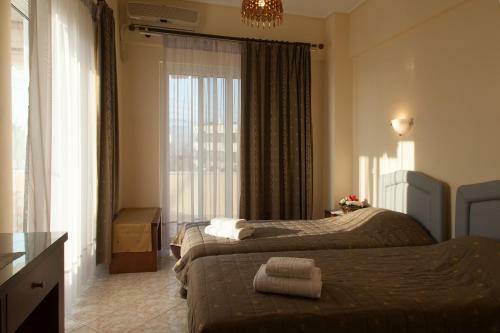 Hostal Evoikos Beach & Resort