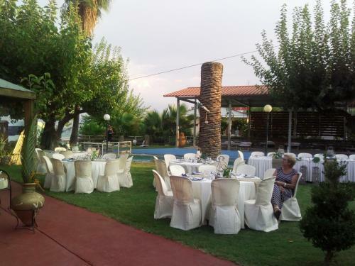 Hostal Evoikos Beach & Resort
