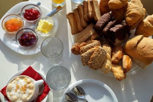 Hostal Evoikos Beach & Resort
