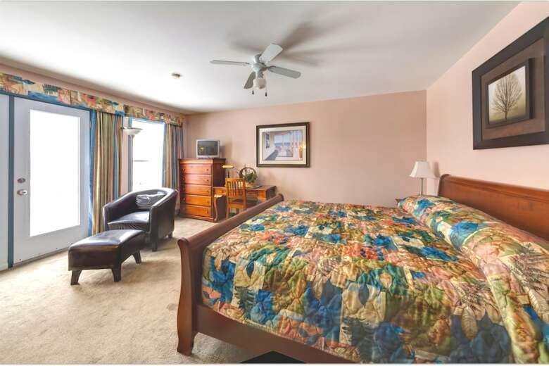 Motel Parkland Village Inn