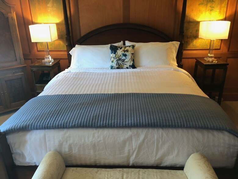 Bed & Breakfast The Latch Inn And Restaurant