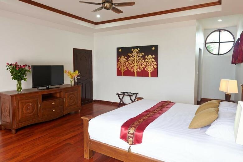 Hotel Sara Beachfront Boutique Resort