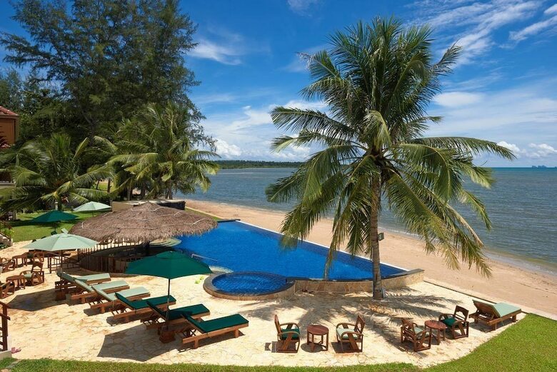 Hotel Sara Beachfront Boutique Resort