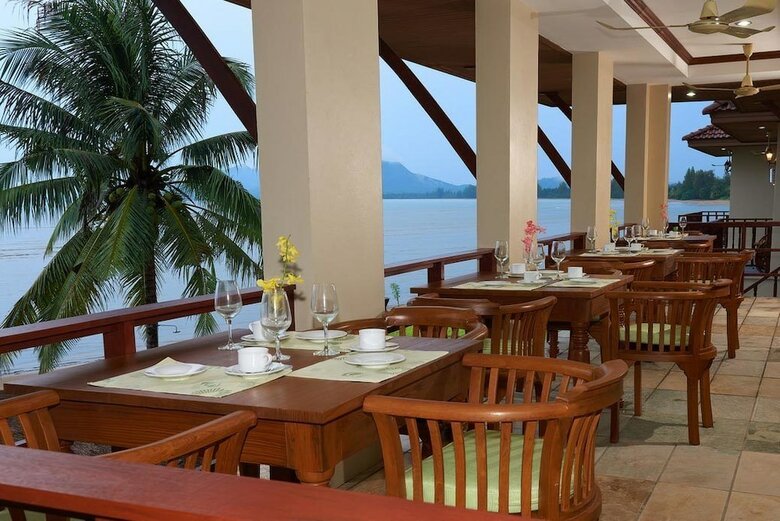 Hotel Sara Beachfront Boutique Resort