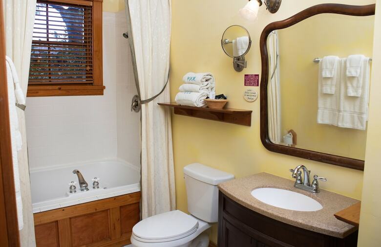 Bed & Breakfast Sweetwater Branch Inn