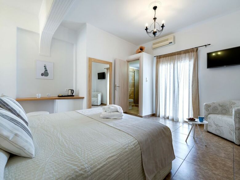 Hotel Damigos Caldera World