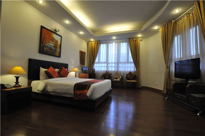 Urban Alley Hotel