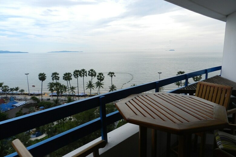 Alex Group Jomtien Plaza Condotel