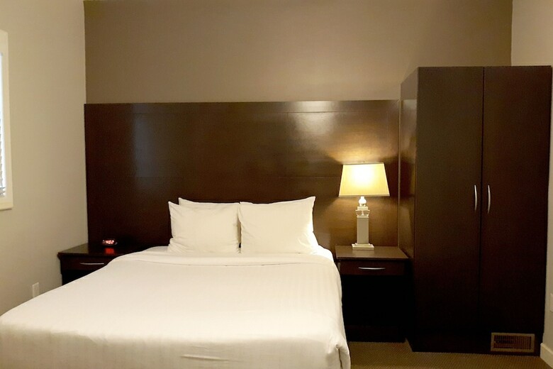 Apartamentos Hotel Oshawa Downtown