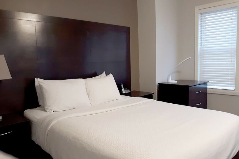 Apartamentos Hotel Oshawa Downtown