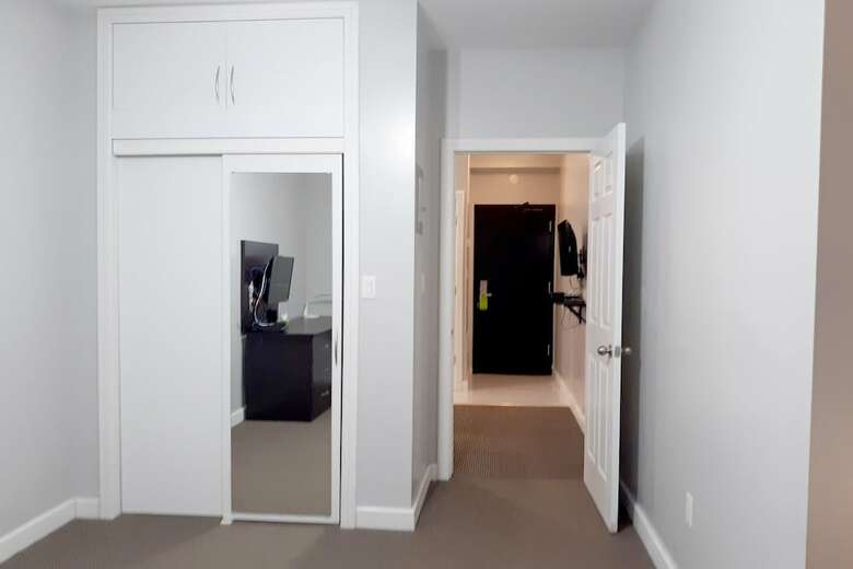 Apartamentos Hotel Oshawa Downtown