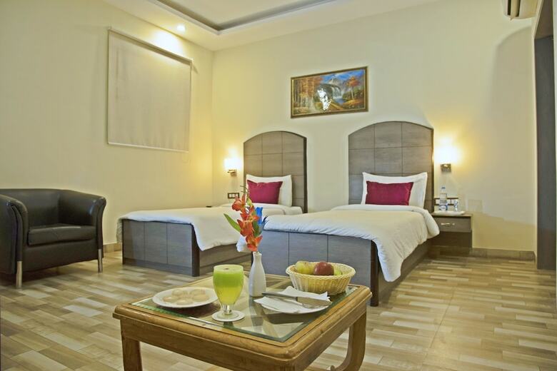 Hotel Genx Plaza Mughalsarai