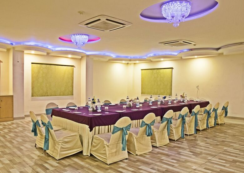 Hotel Genx Plaza Mughalsarai