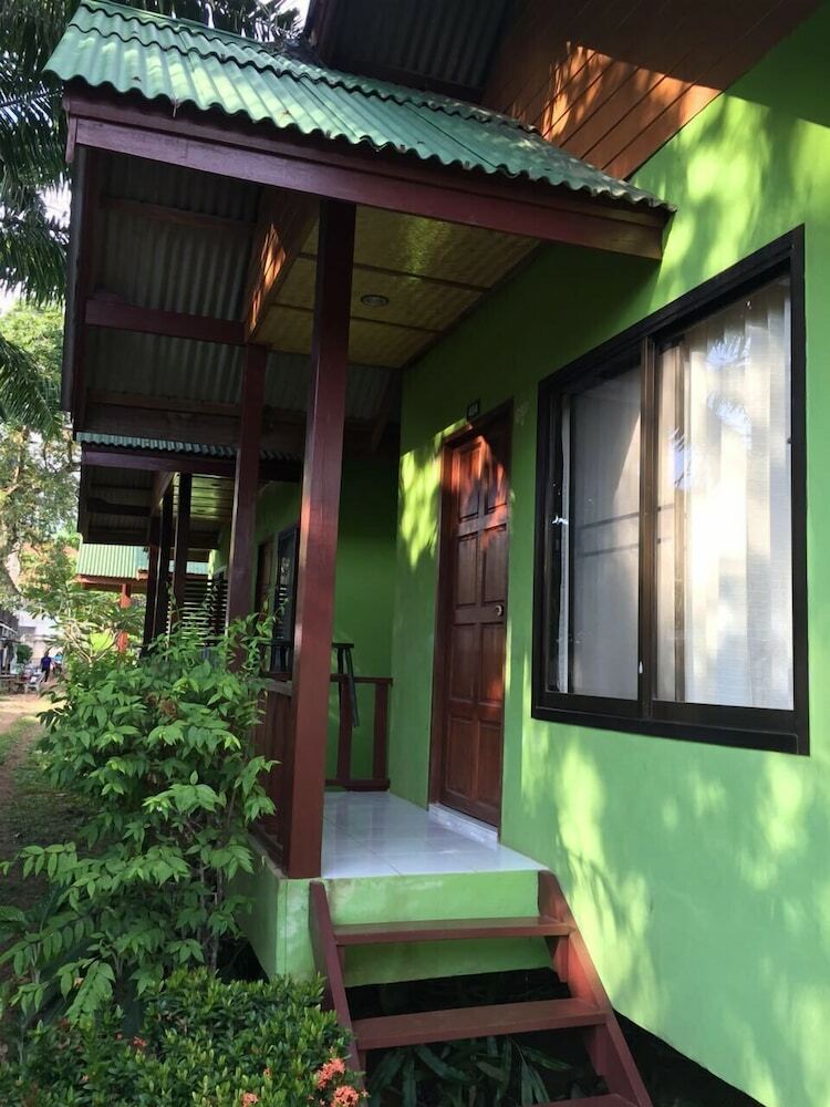 Hostal Lanta Sabai Hotel & Bungalows