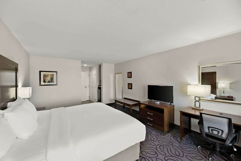 Hotel Comfort Inn & Suites