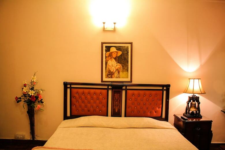 Bed & Breakfast Lahore Guest House