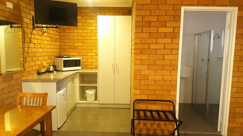 Centrepoint Motel