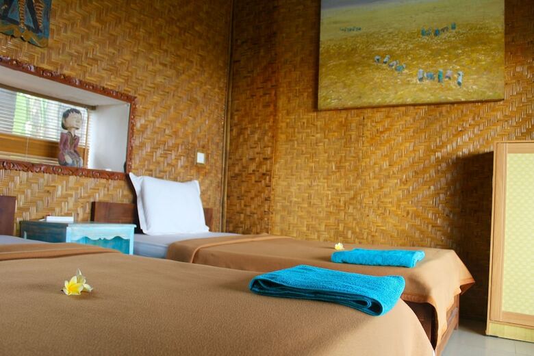 Hotel Dikaloha Medewi Surfcamp