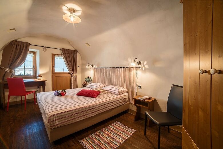 Hostal Ostello Del Castello Tirano