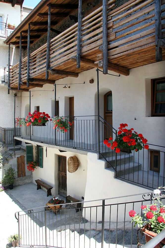 Hostal Ostello Del Castello Tirano