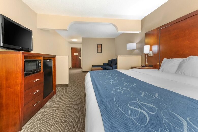 Hotel Comfort Suites Findlay I-75